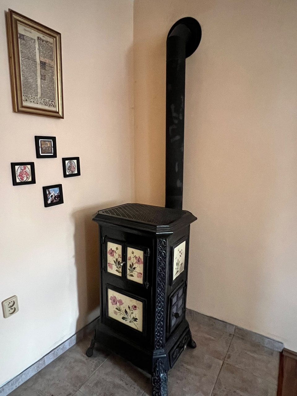Kachlová kamínka v apartmánu
